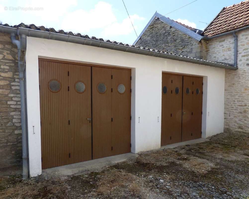 Maison à L&#039;ISLE-SUR-SEREIN