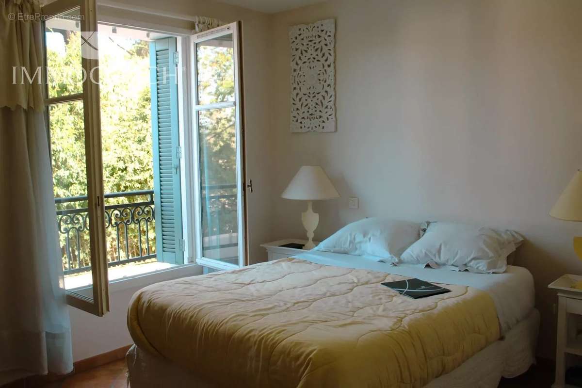 Appartement à HYERES