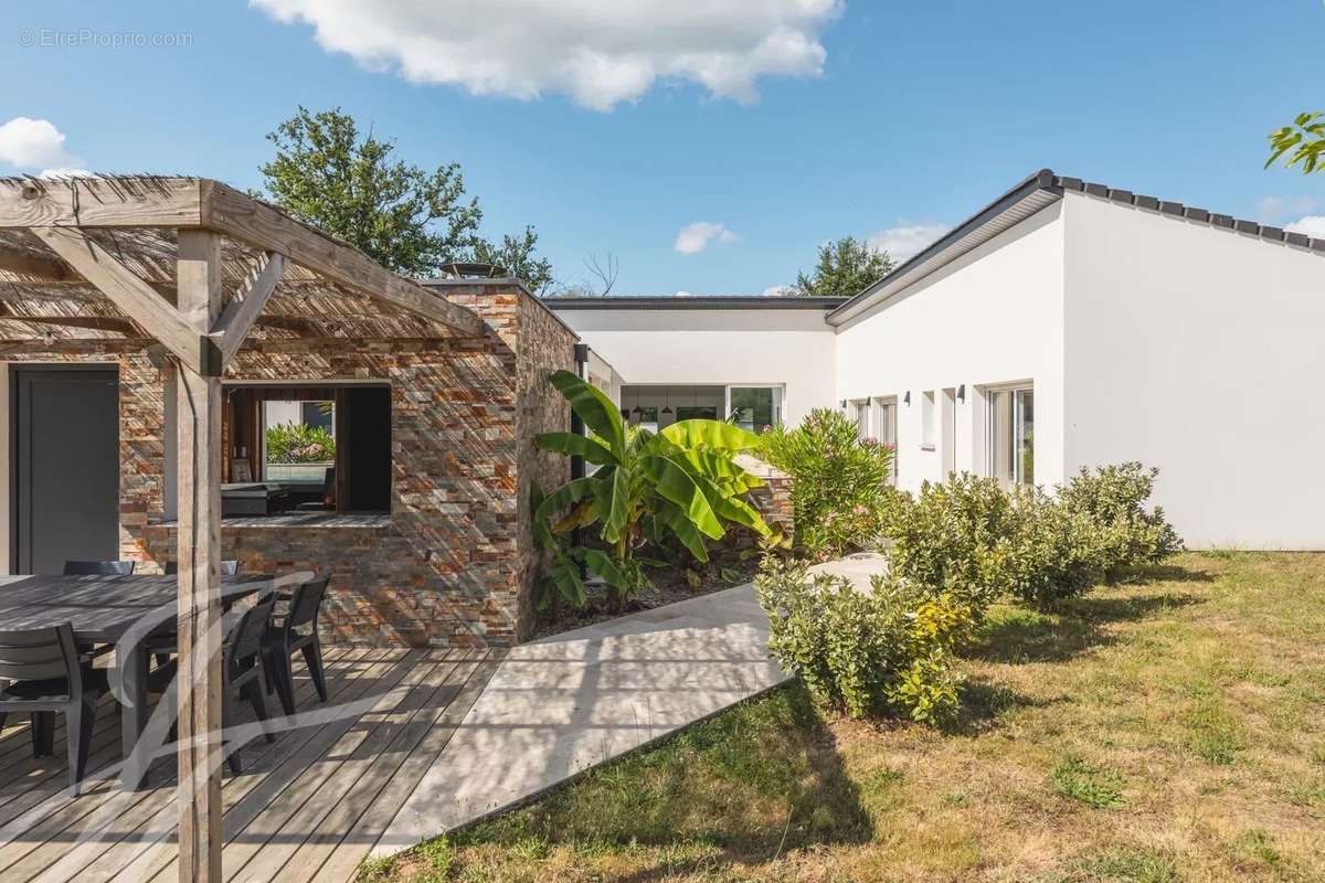 Maison à SAINT-EMILION