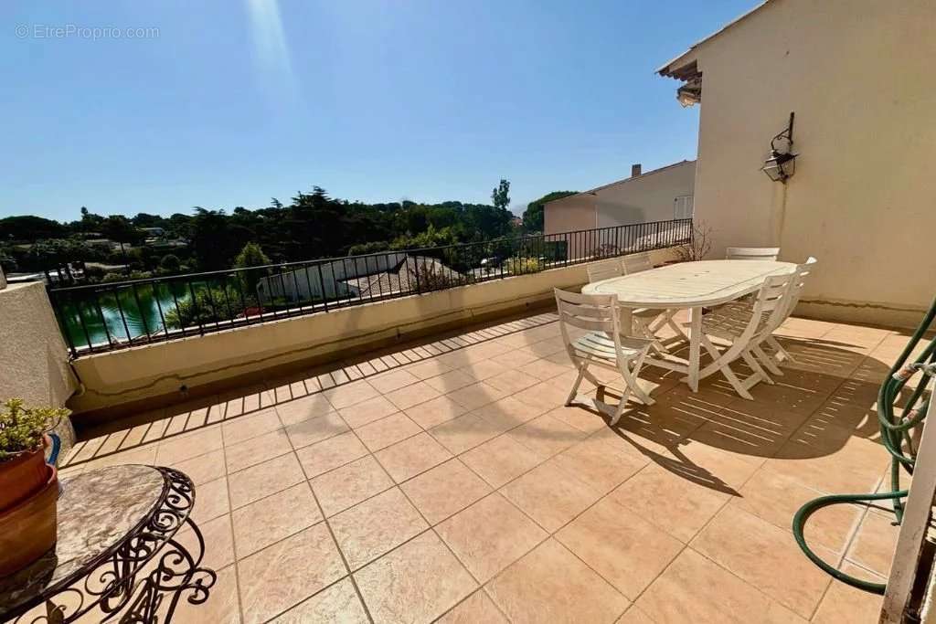 Appartement à VILLENEUVE-LOUBET