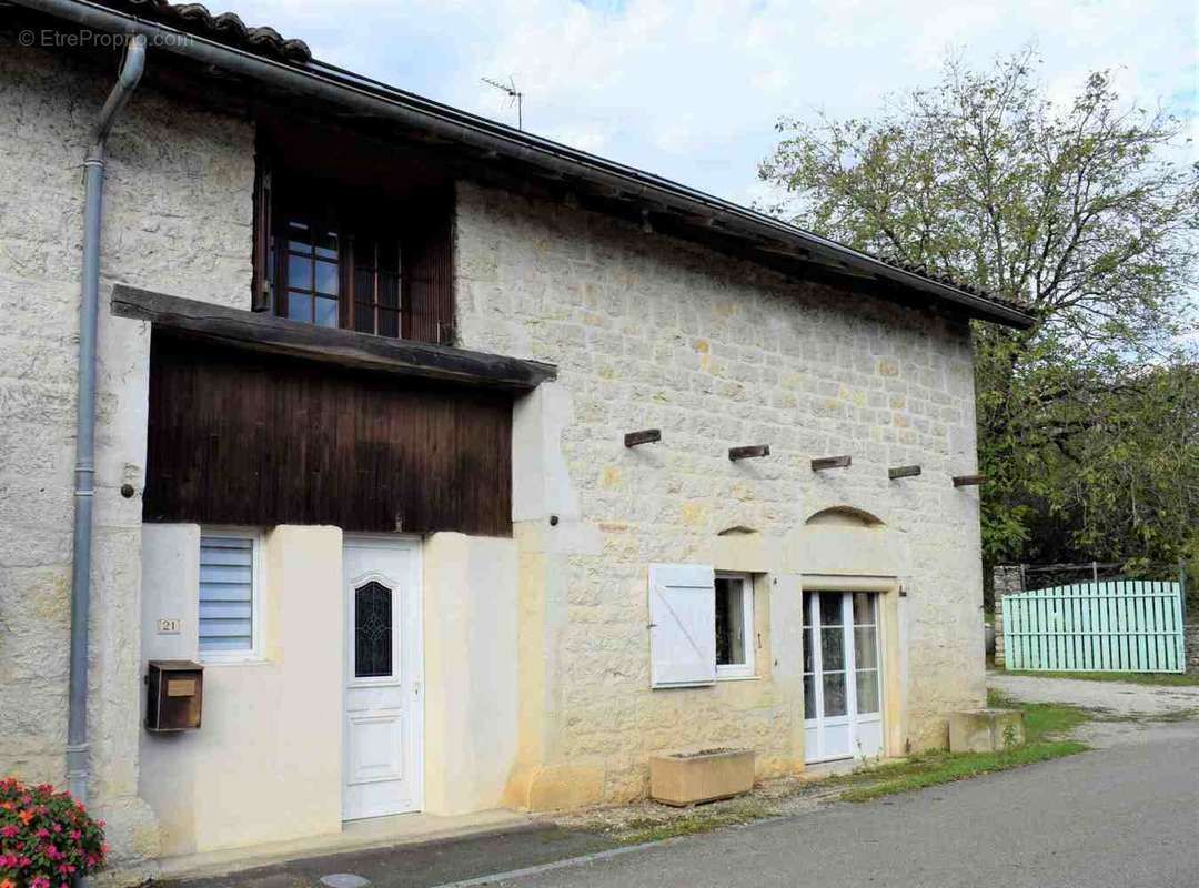 Maison à VILLEREVERSURE