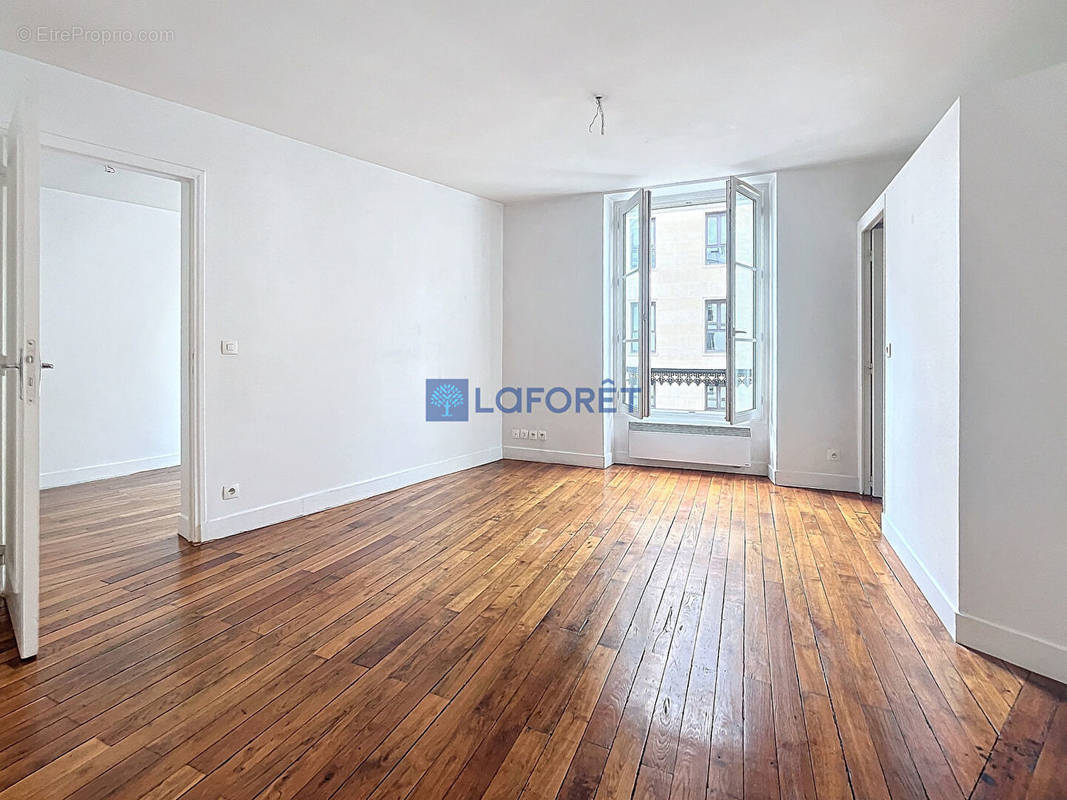 Appartement à PARIS-2E