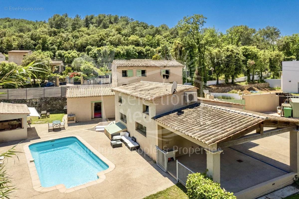 Maison à VALBONNE