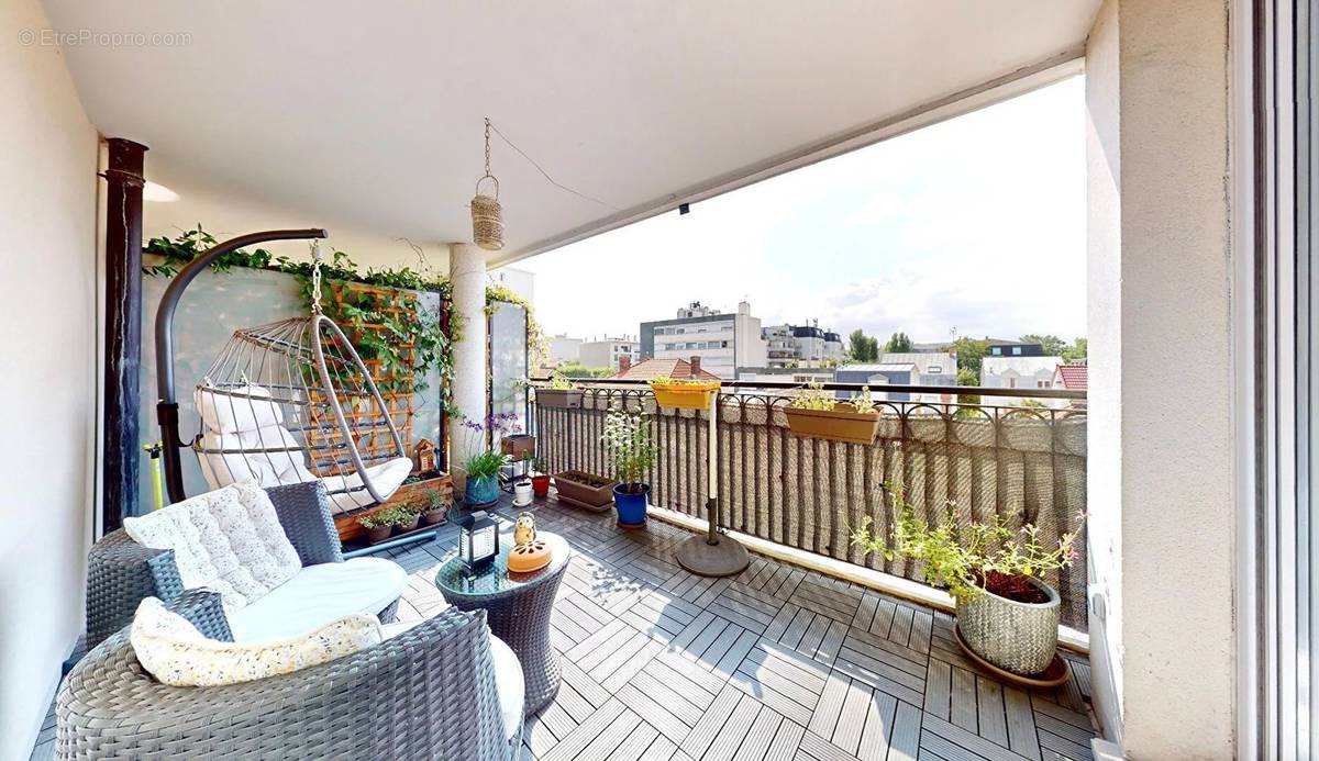 Appartement à LA GARENNE-COLOMBES