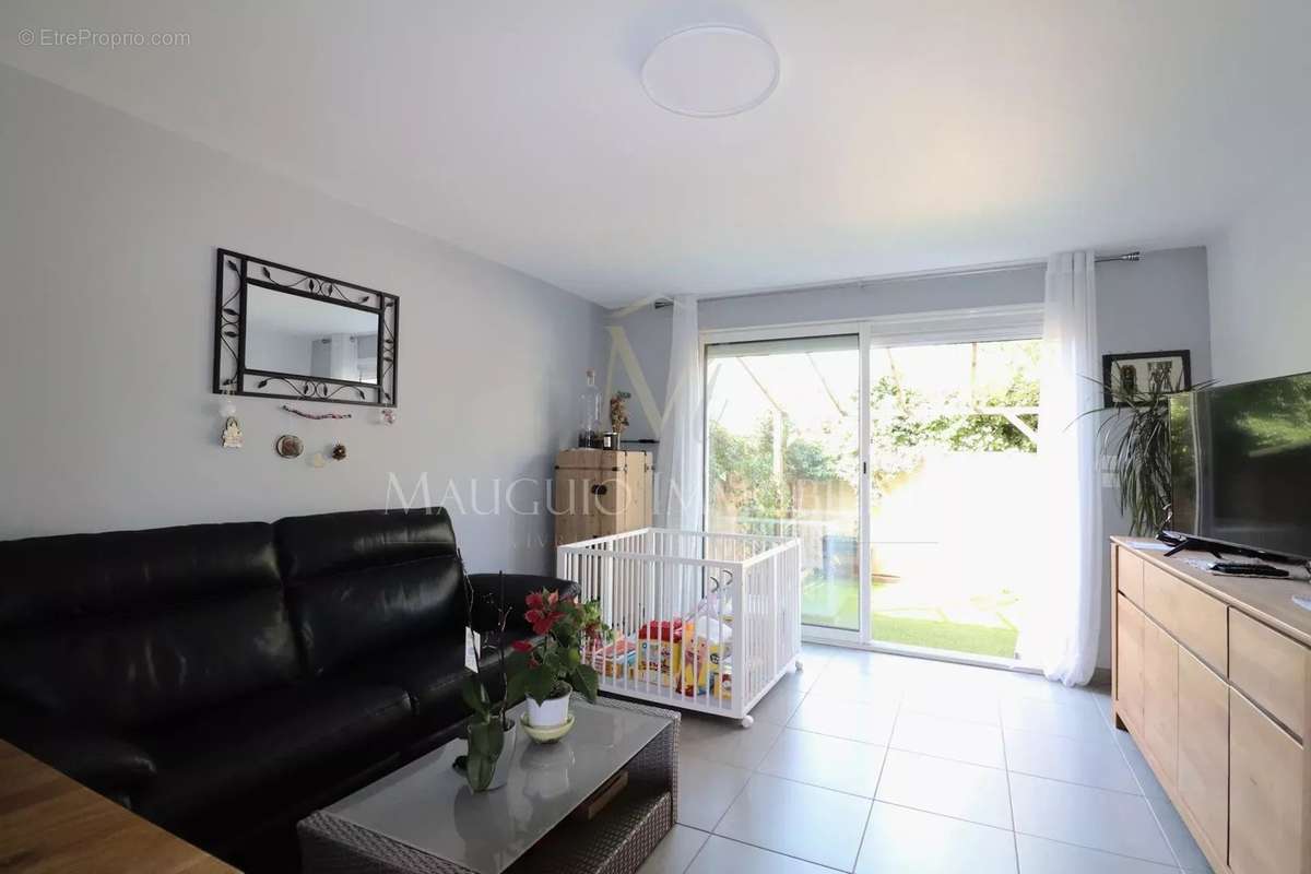 Appartement à MAUGUIO