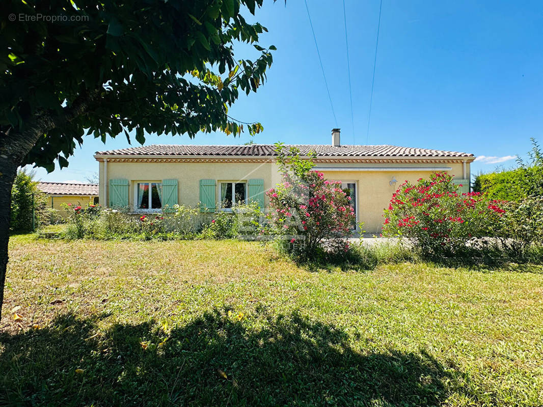 Maison à CAHUZAC-SUR-VERE