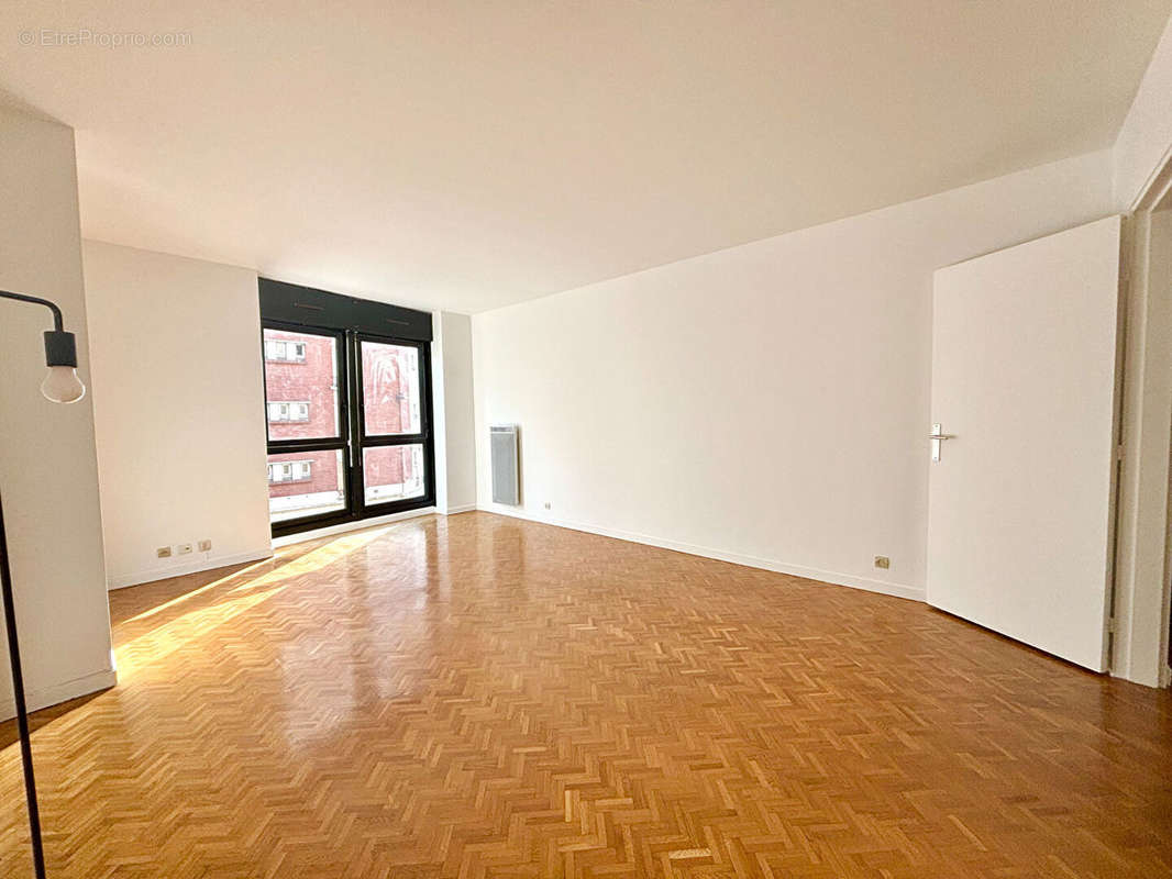 Appartement à PARIS-20E