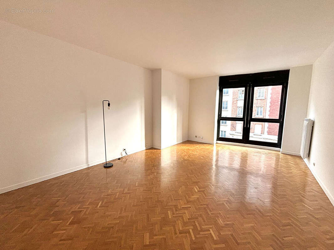 Appartement à PARIS-20E