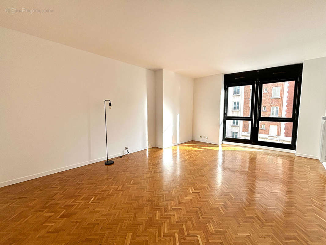 Appartement à PARIS-20E