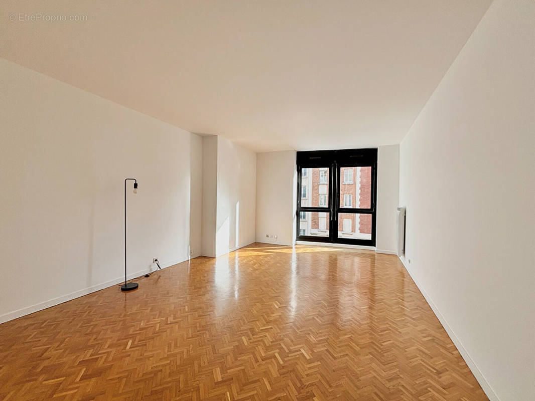 Appartement à PARIS-20E