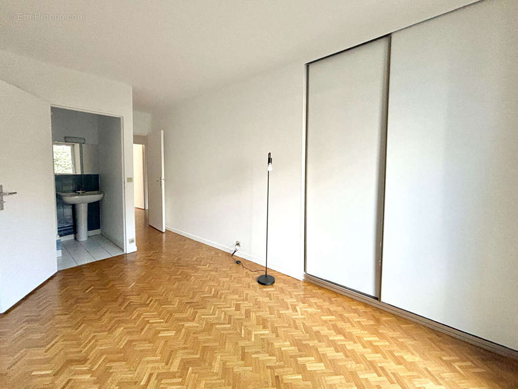 Appartement à PARIS-20E