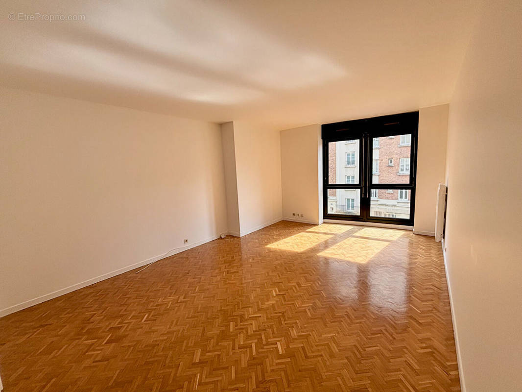 Appartement à PARIS-20E