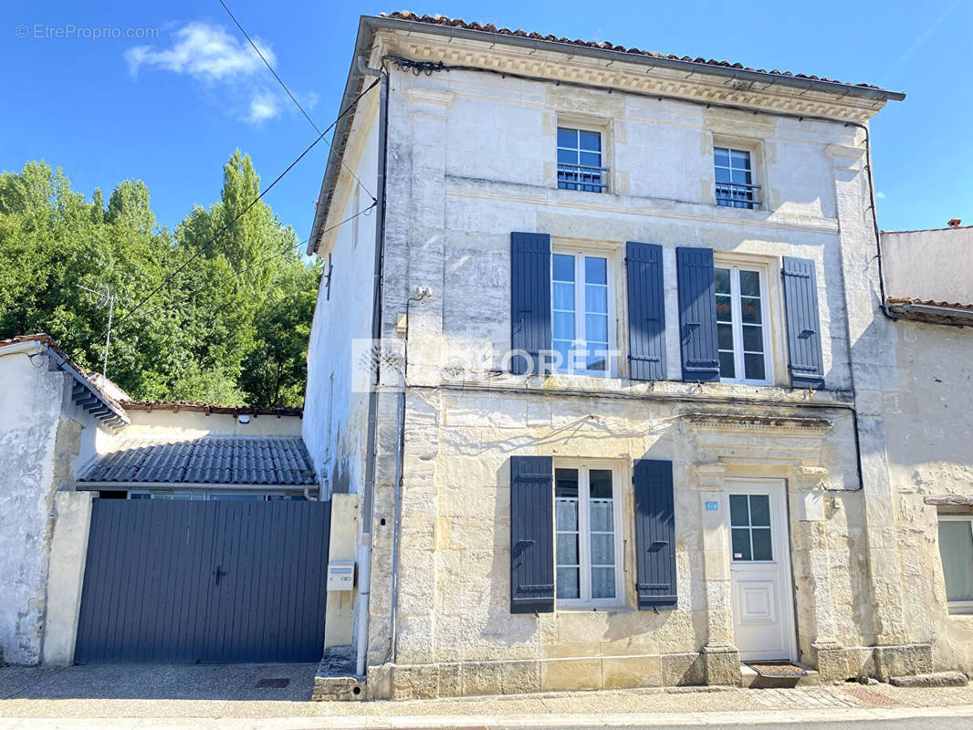 Maison à SAINT-SAUVANT