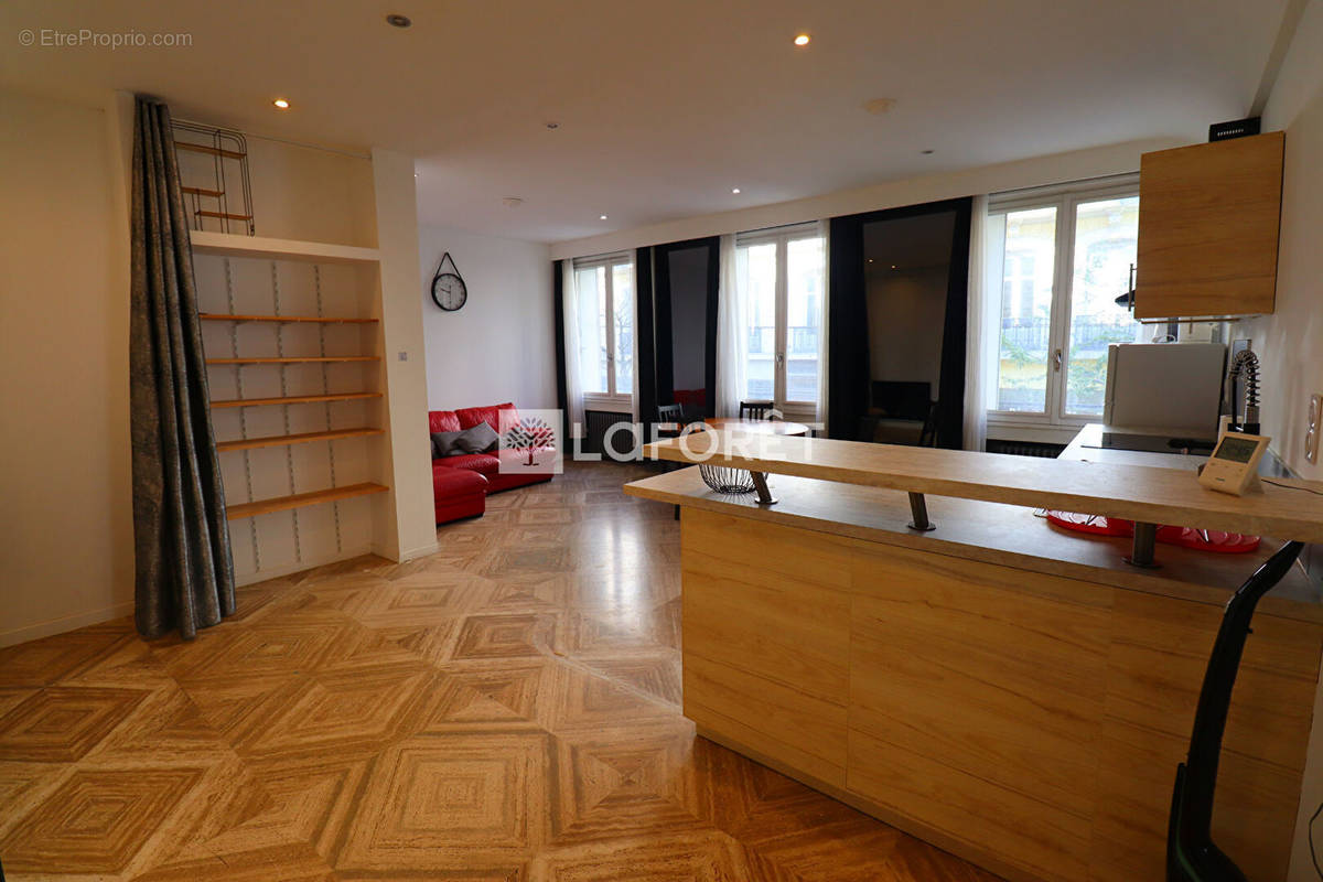 Appartement à SAINT-ETIENNE