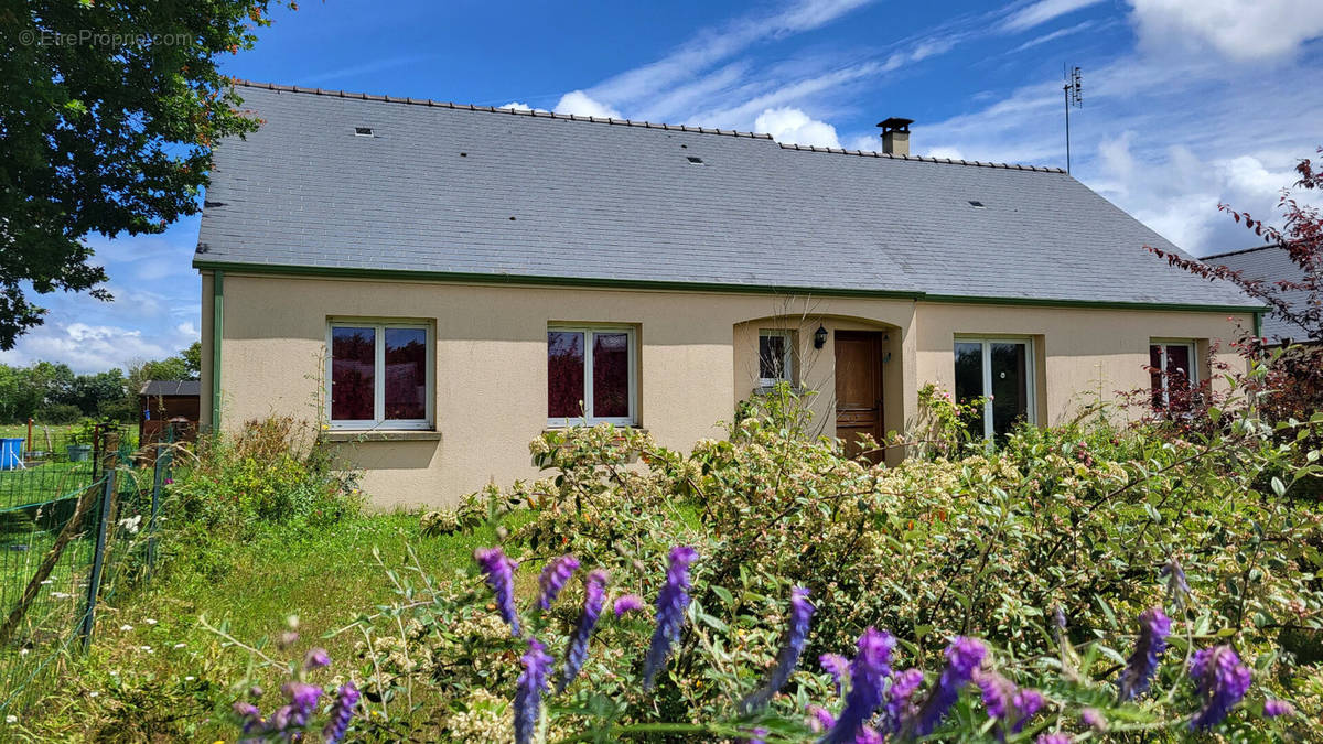 Maison à LA ROCHE-BLANCHE