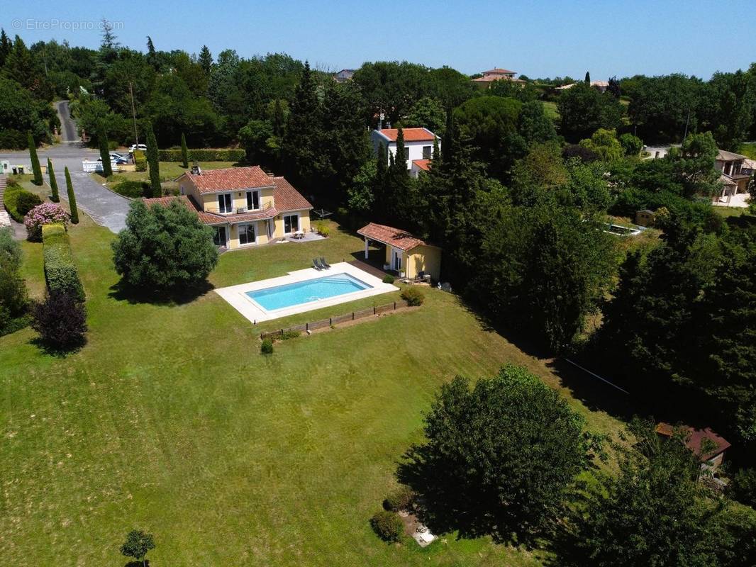 Maison à CLERMONT-LE-FORT