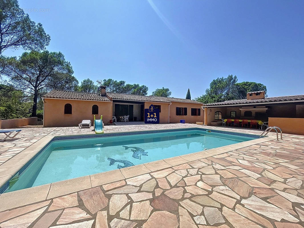 Maison à ROQUEBRUNE-SUR-ARGENS