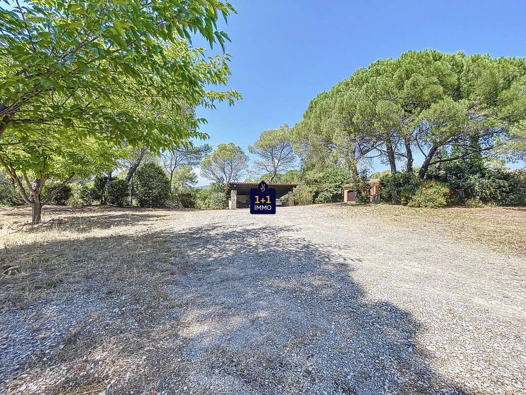 Maison à ROQUEBRUNE-SUR-ARGENS