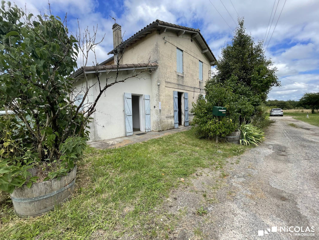 Maison à SAINT-CAPRAIS-DE-BORDEAUX