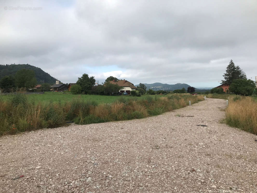 Terrain à LYAUD