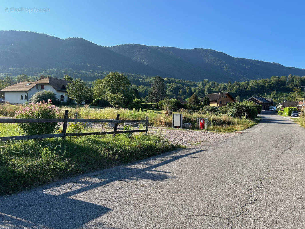 Terrain à LYAUD