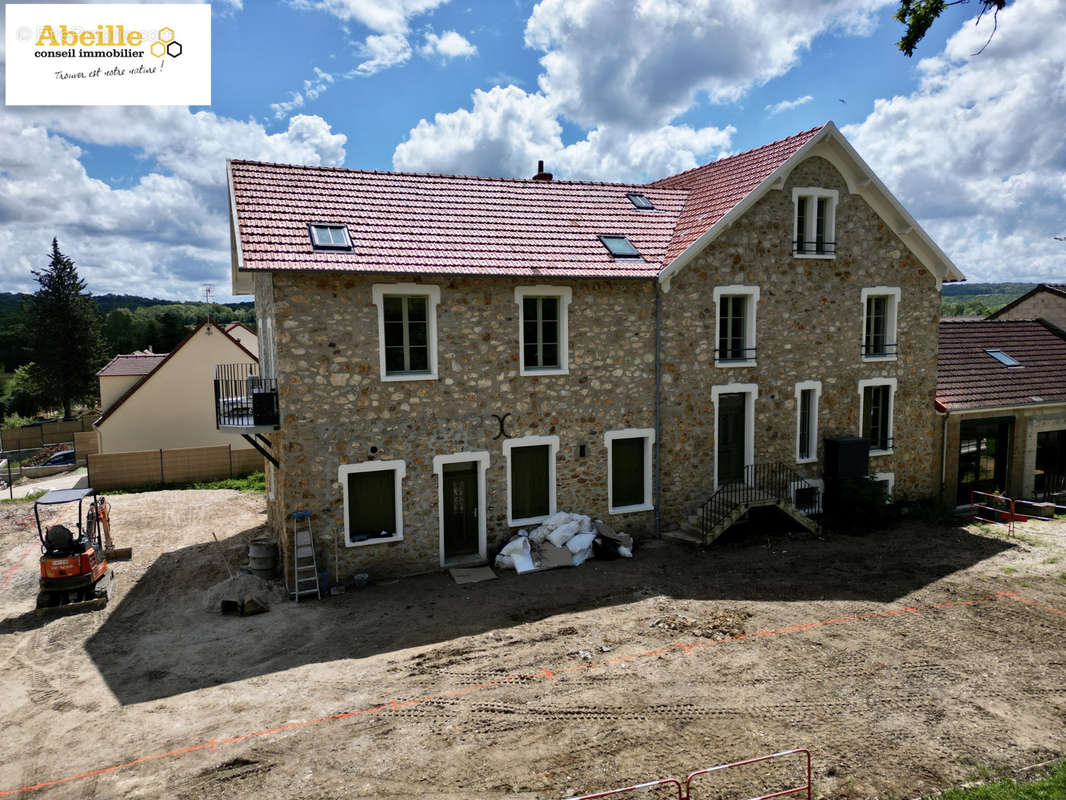 Appartement à SAINT-MAURICE-MONTCOURONNE