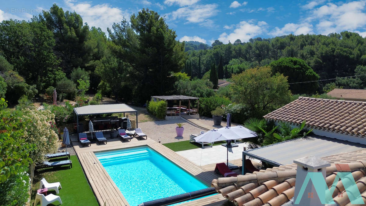 Maison à LE CASTELLET