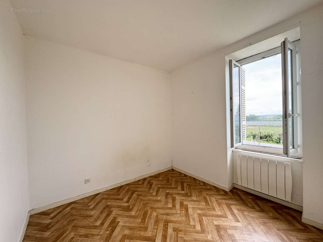 Appartement à CONDRIEU