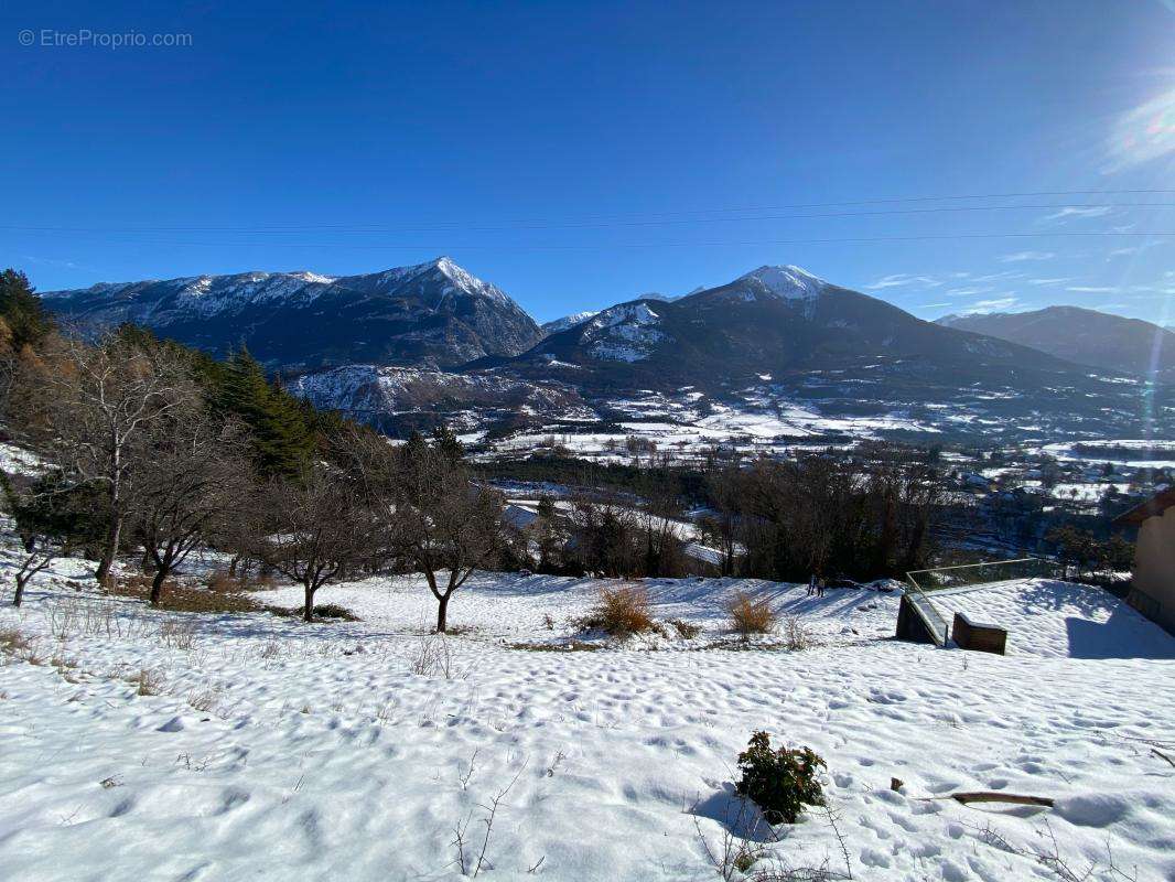 Terrain à CHATEAUROUX-LES-ALPES