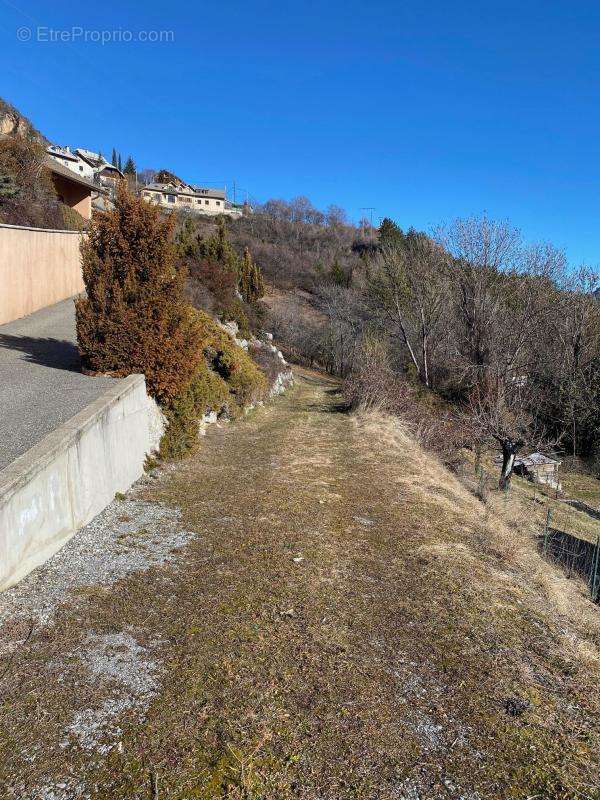 Terrain à CHATEAUROUX-LES-ALPES