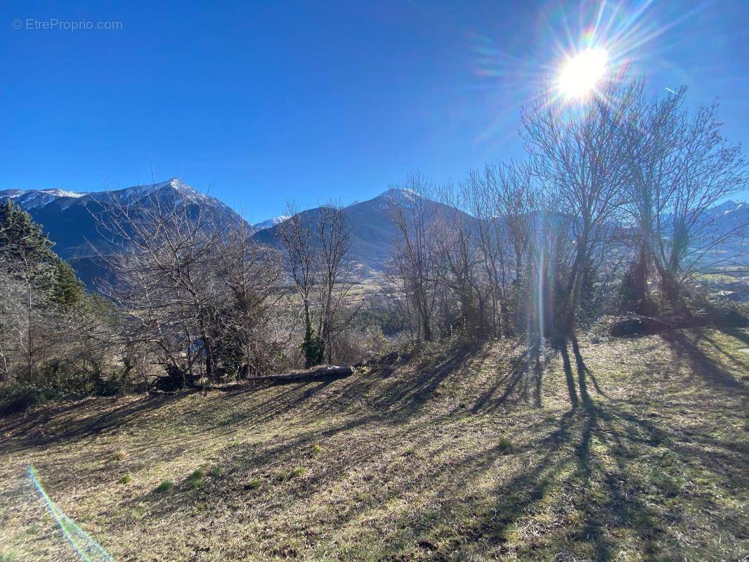 Terrain à CHATEAUROUX-LES-ALPES