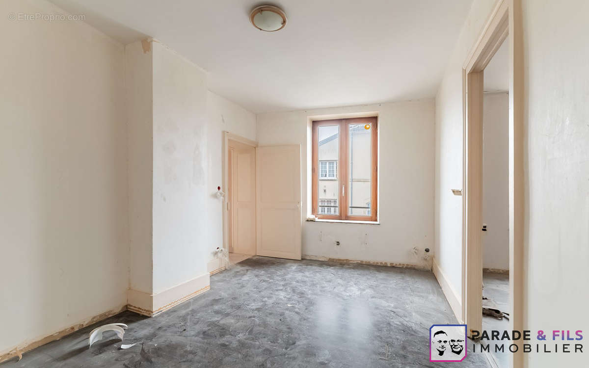 Appartement à LAY-SAINT-CHRISTOPHE