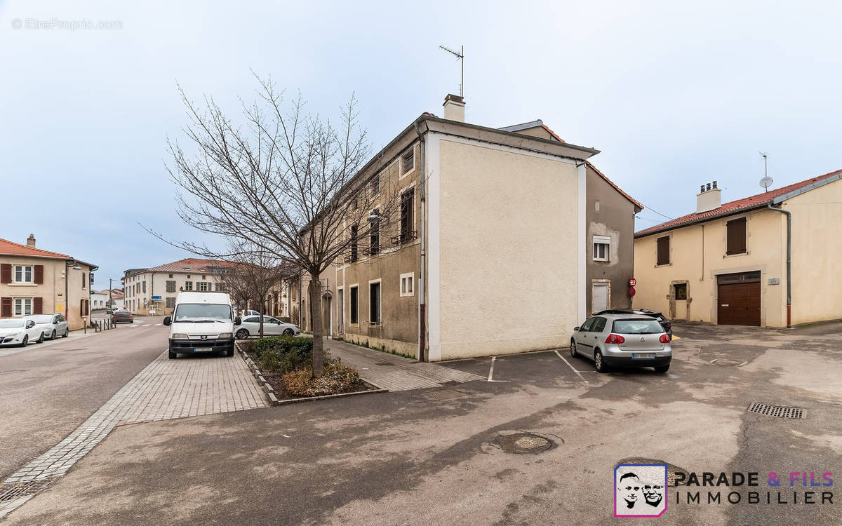 Appartement à LAY-SAINT-CHRISTOPHE