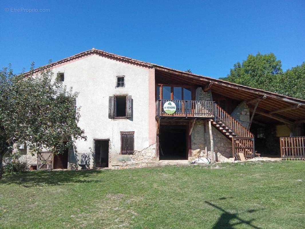 Maison à ROQUEFORT-LES-CASCADES