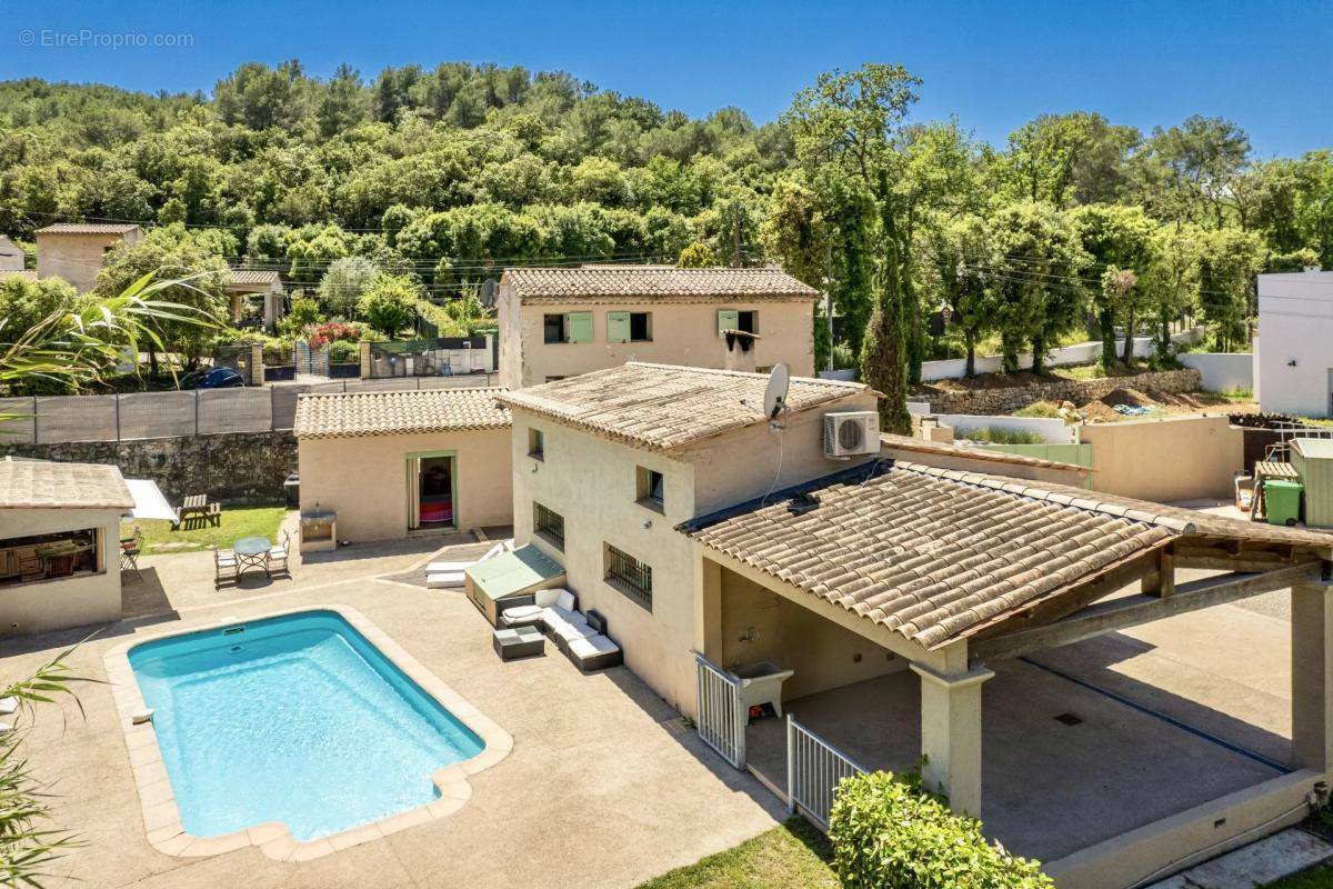 Maison à VALBONNE