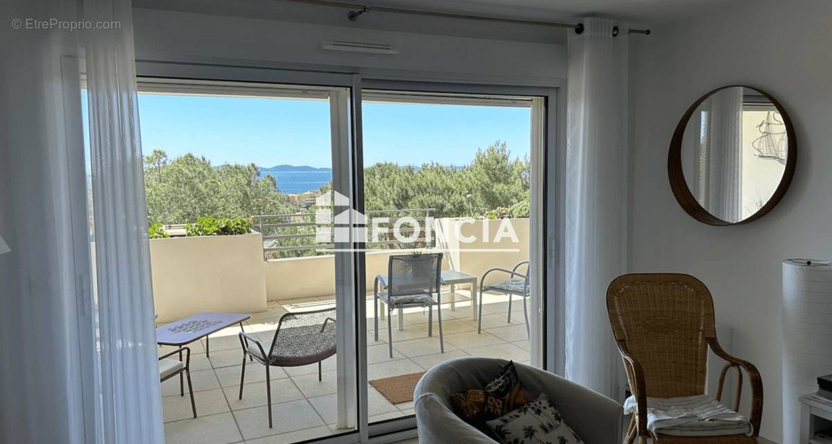 Appartement à LA LONDE-LES-MAURES