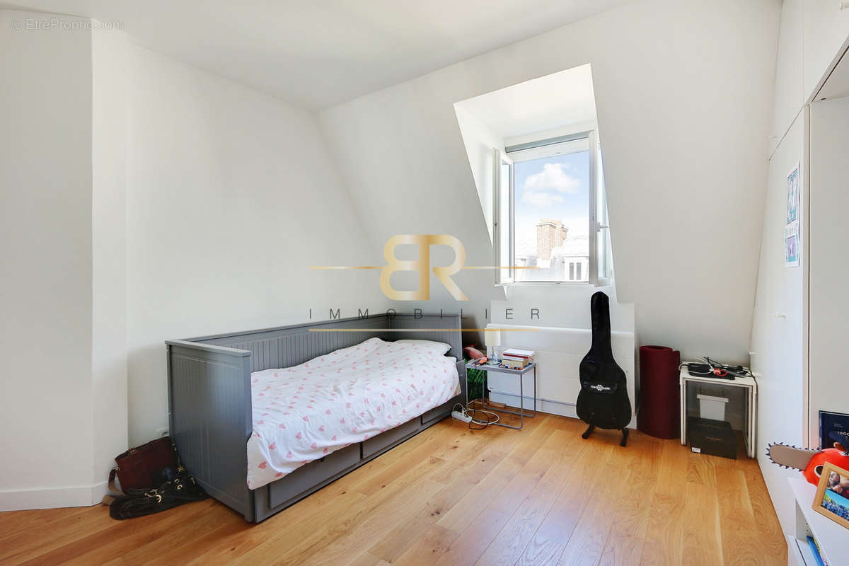 Appartement à PARIS-7E