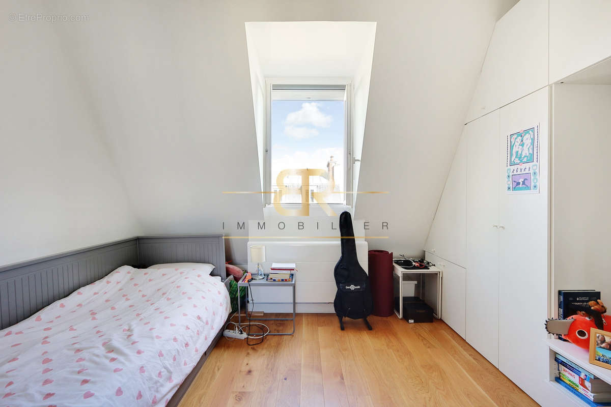 Appartement à PARIS-7E