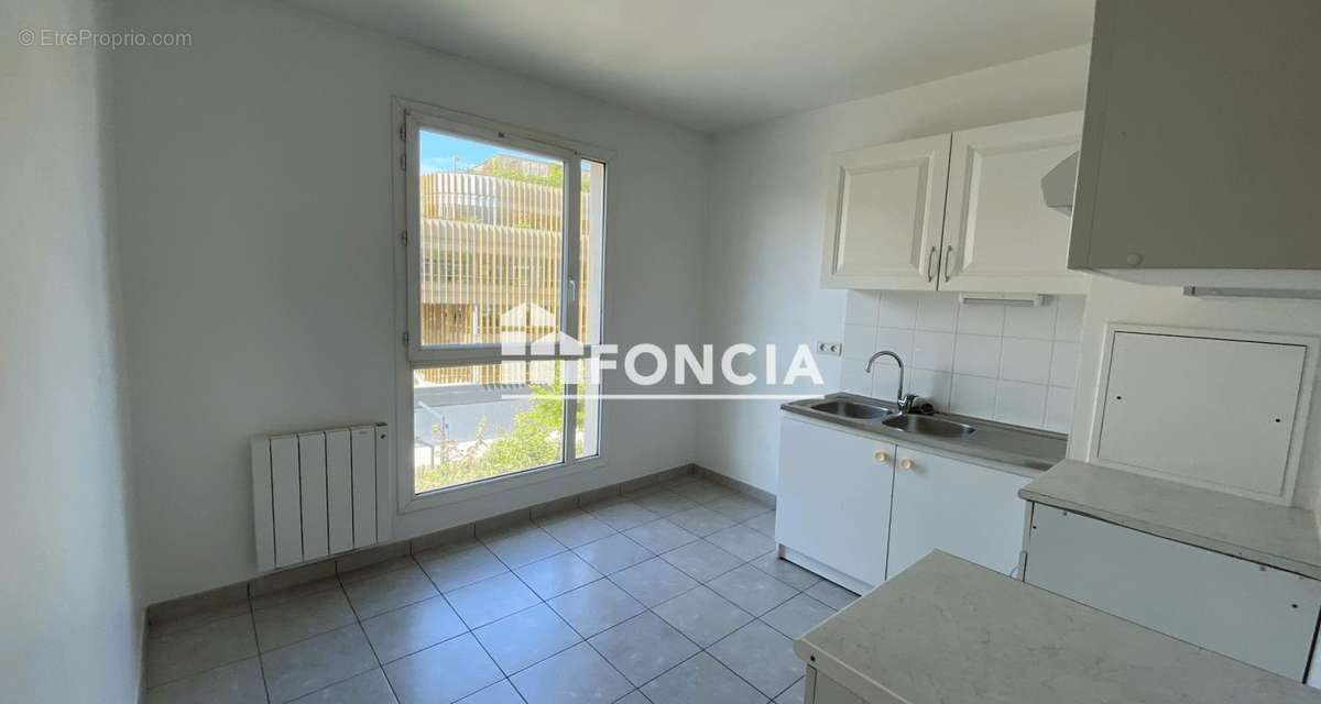 Appartement à COURBEVOIE