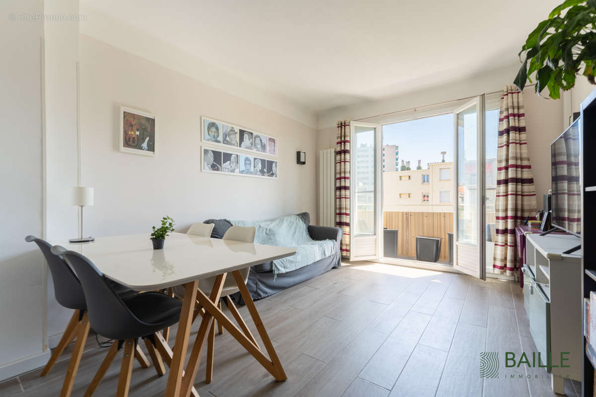 Appartement à MARSEILLE-8E