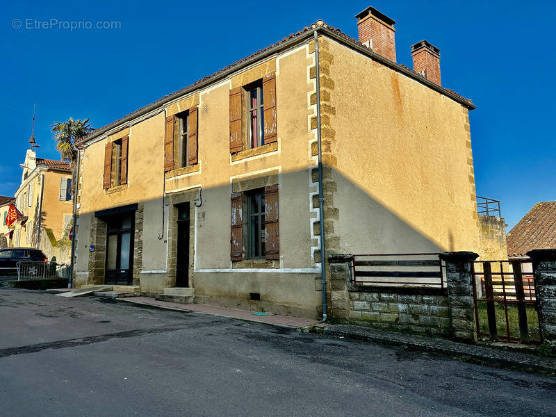 Maison à ESTANG