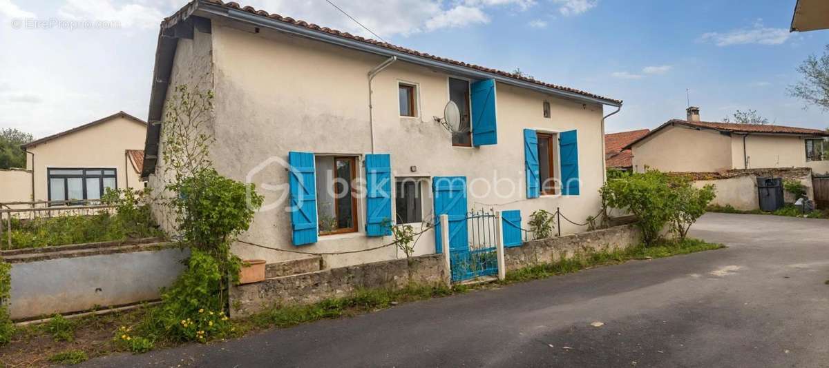 Maison à CHEF-BOUTONNE