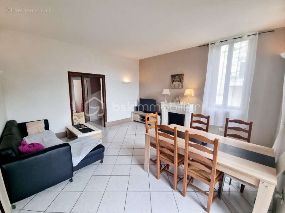 Appartement à FOURCHAMBAULT