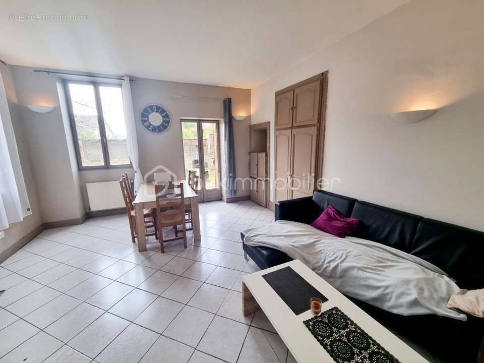 Appartement à FOURCHAMBAULT