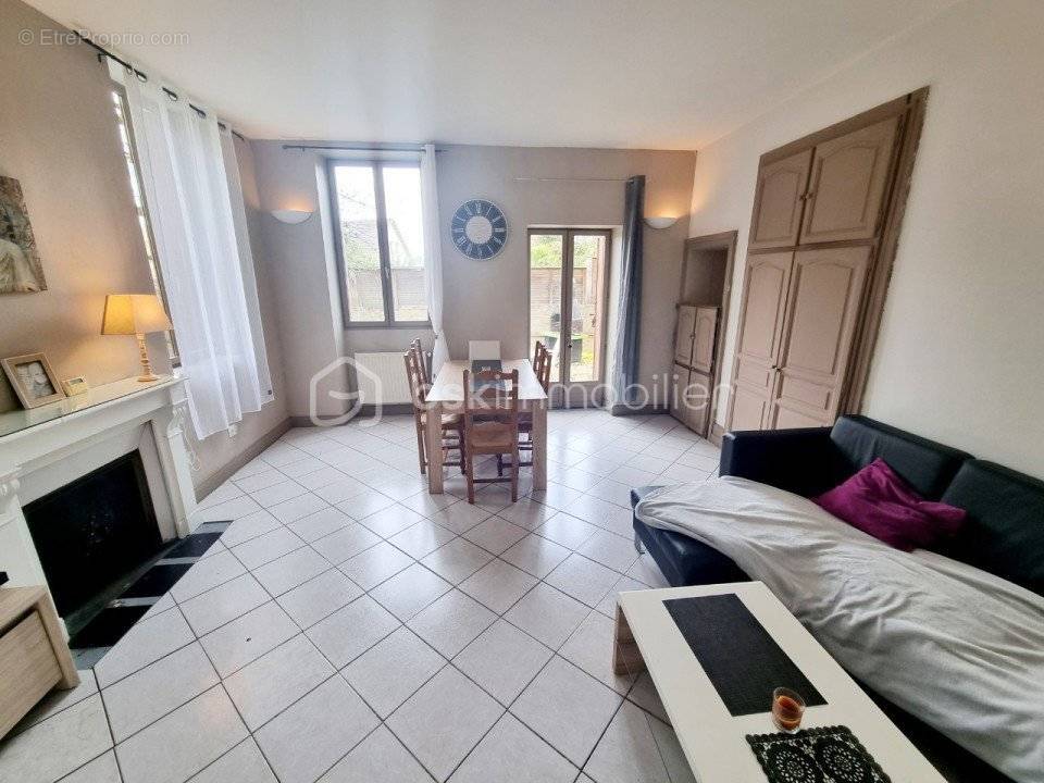 Appartement à FOURCHAMBAULT