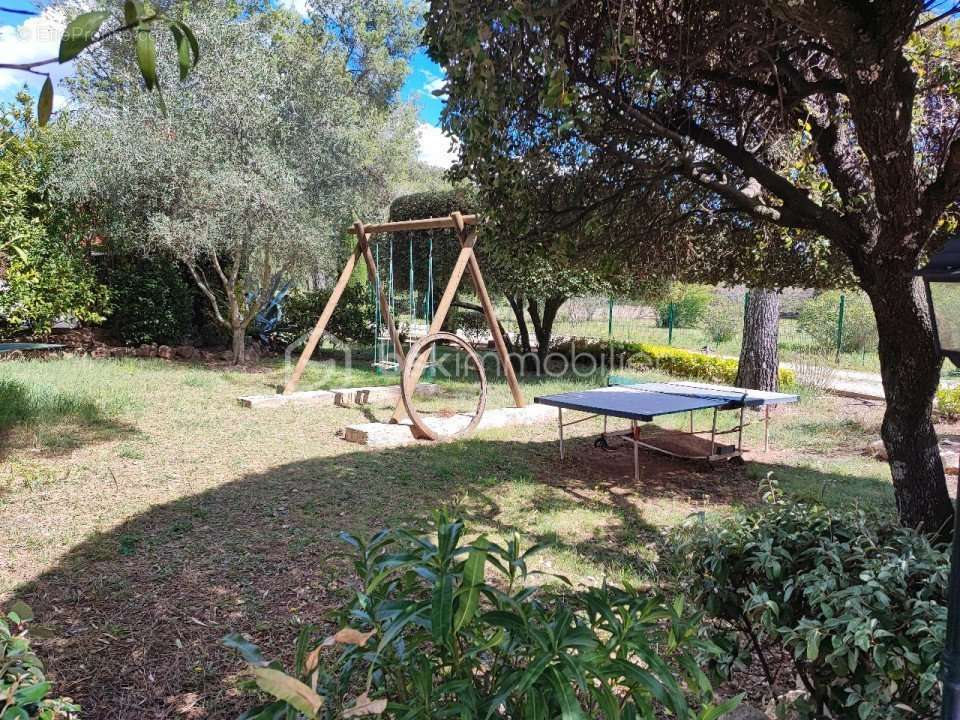 Maison à ROQUEBRUNE-SUR-ARGENS