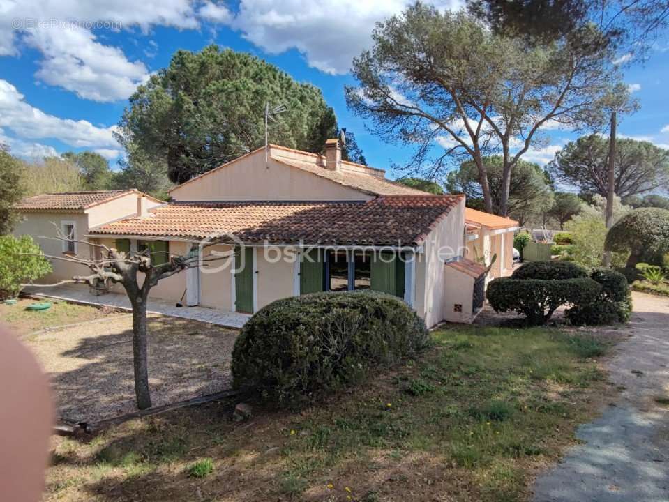 Maison à ROQUEBRUNE-SUR-ARGENS