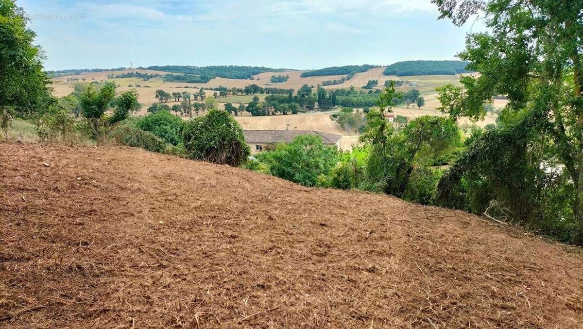 Terrain à PUYCASQUIER