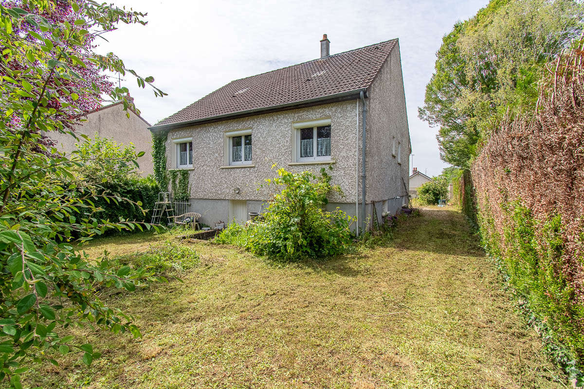 Maison à MEHUN-SUR-YEVRE