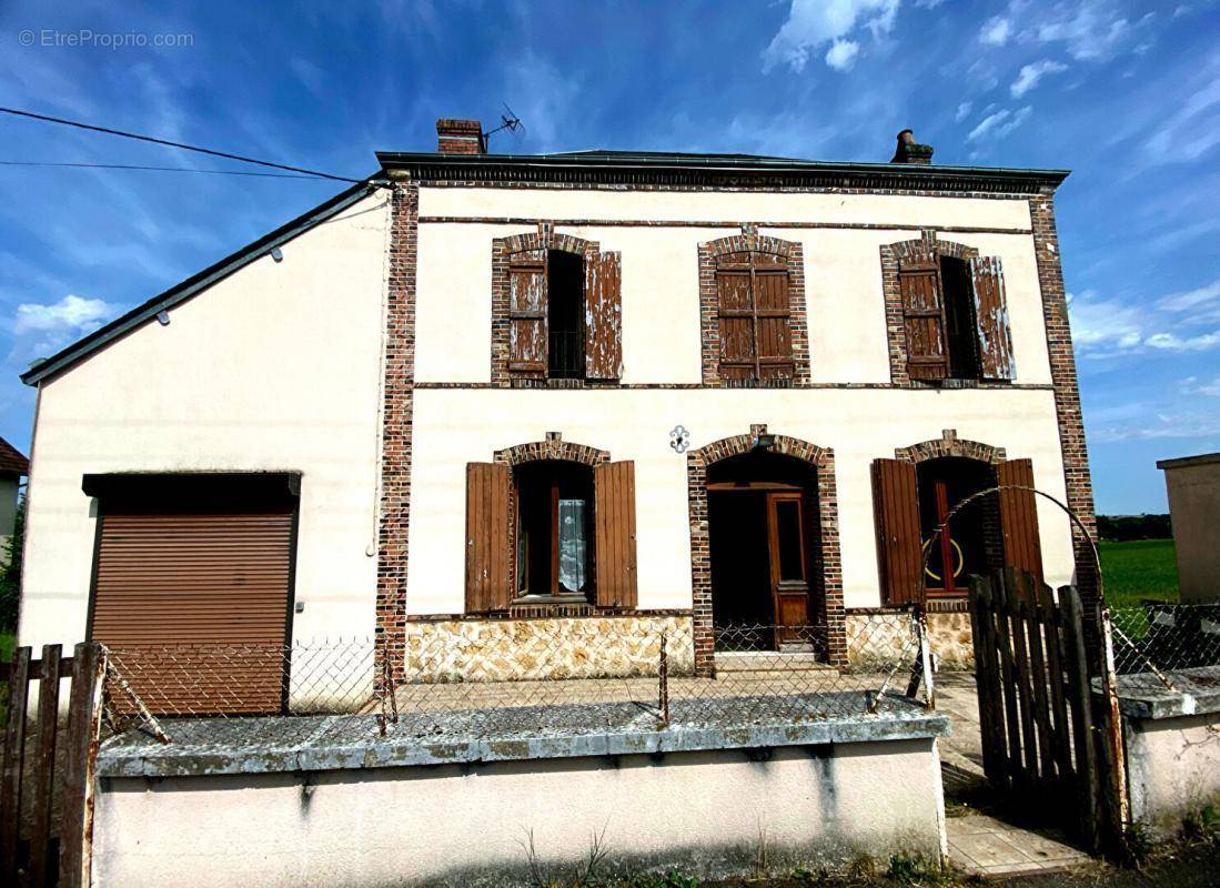 Maison à SAVIGNY-SUR-BRAYE